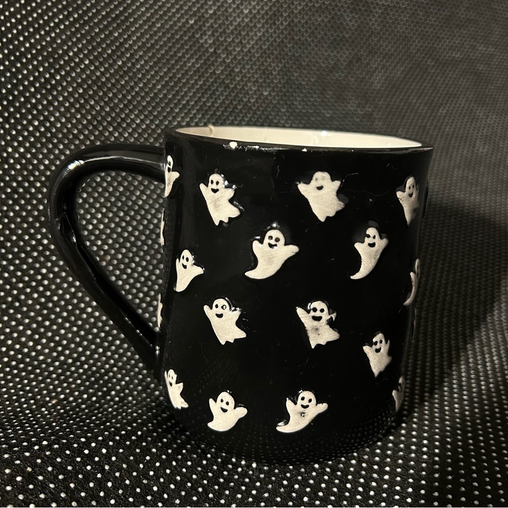 Spooky Ghost Black Mug